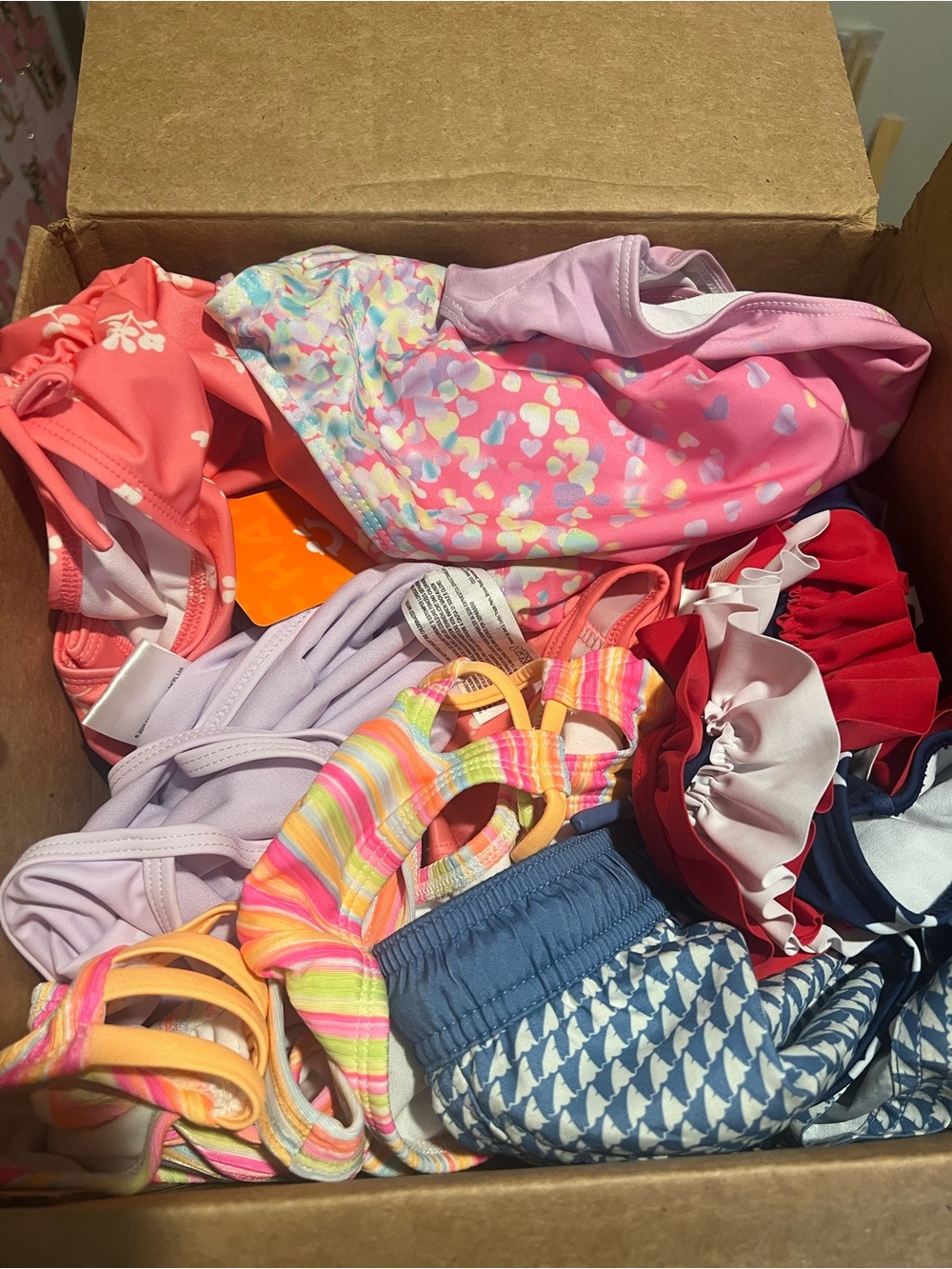 🌊 KIDS SWIMWEAR BUNDLE – 8 PIECES – MIXED SIZES 🌞